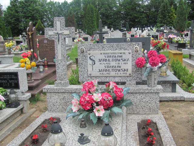 Grób DANUTA JARNUTOWSKA