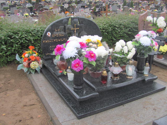 Grób IRENA KWIATKOWSKA