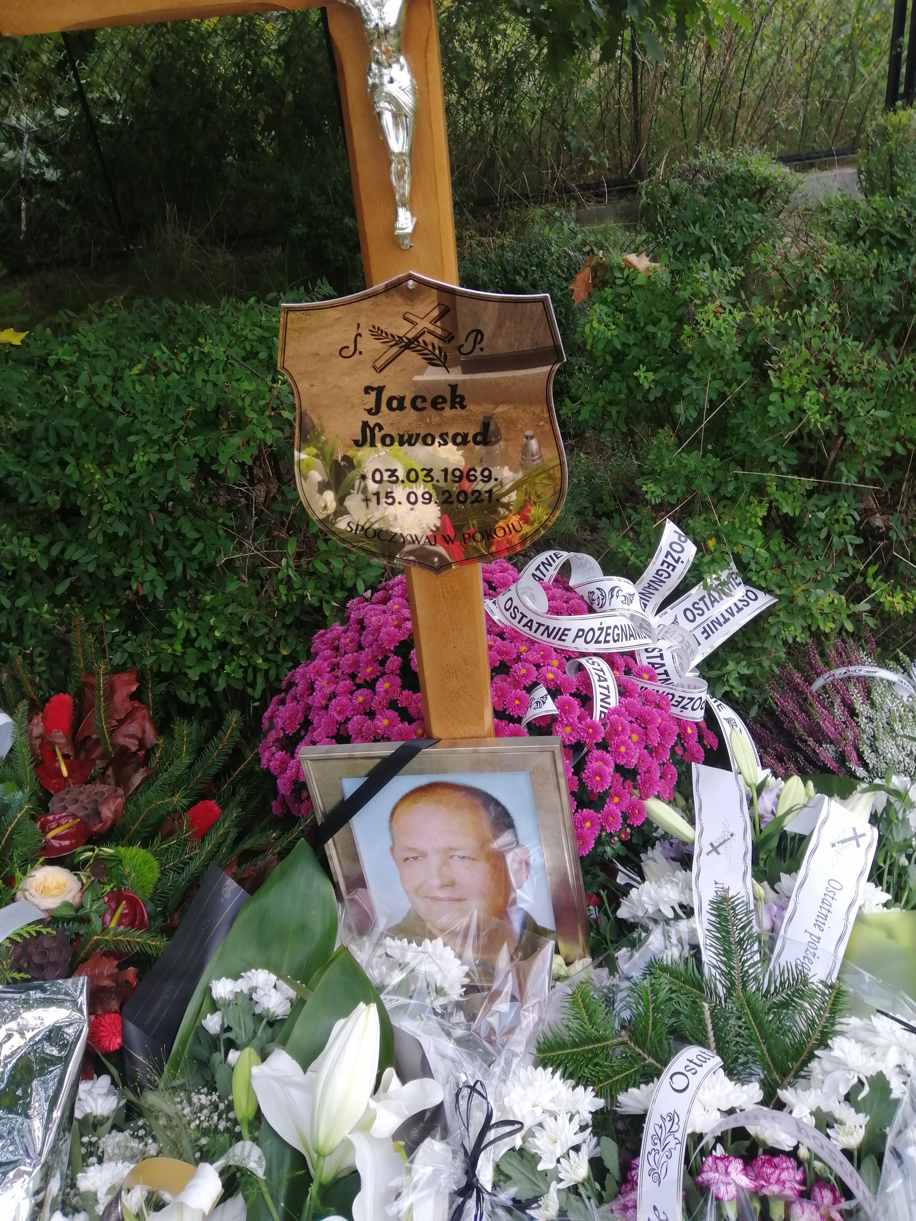 Grób JACEK NOWOSAD