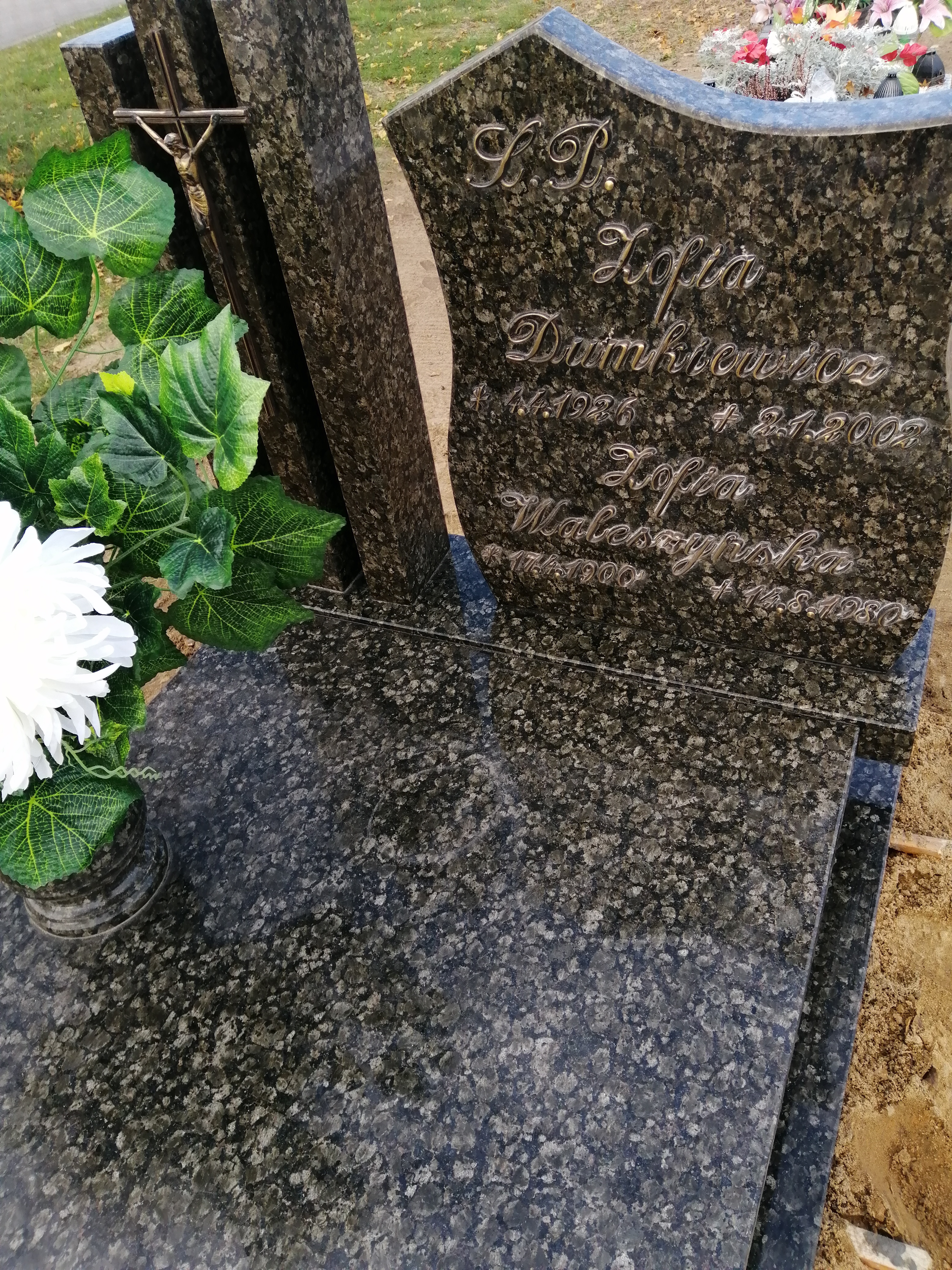 Grób ZOFIA WALESZYŃSKA